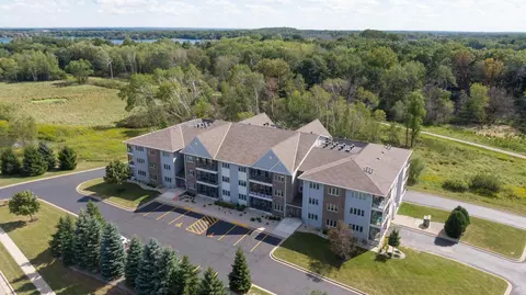 265 Oconomowoc, Oconomowoc, WI 53066