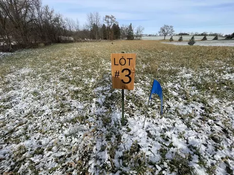 Lt3 E Miramar, East Troy, WI 53120