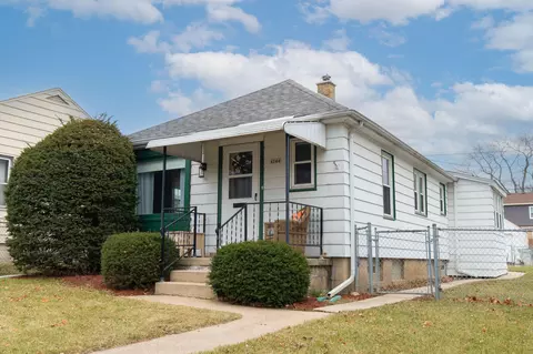 4244 S 1st, Milwaukee, WI 53207