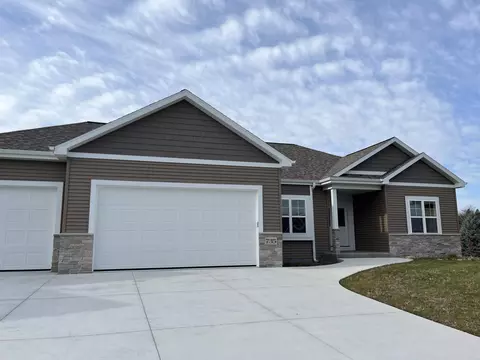 735 Imperial, Hartford, WI 53027
