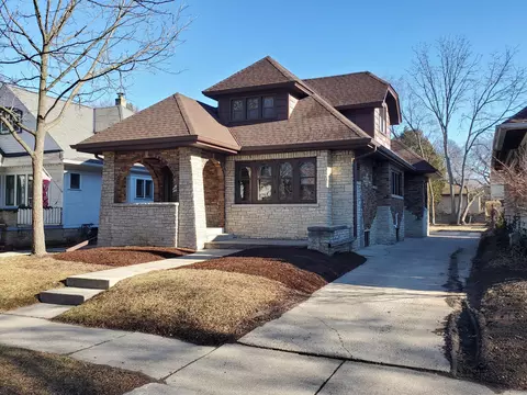 2546 N 65th, Wauwatosa, WI 53213