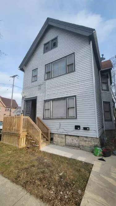 1320 S 11th St #1324, Milwaukee, WI 53204