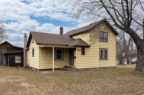 1527 Bainbridge, Campbell, WI 54603