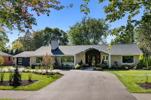 7705 N N Lk, Fox Point, WI 53217