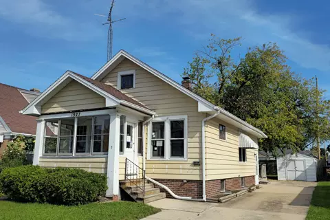 1927 Deane, Racine, WI 53403