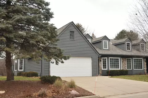3893 S Oakbrook, Greenfield, WI 53228
