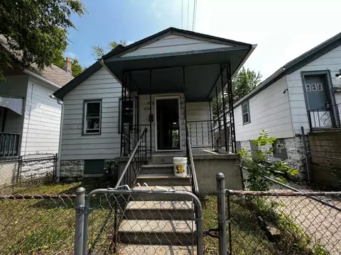 1518 S S Un, Milwaukee, WI 53204