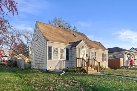 2918 S 95th, West Allis, WI 53227