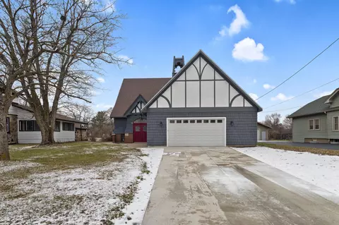 107 N Main, North Prairie, WI 53153