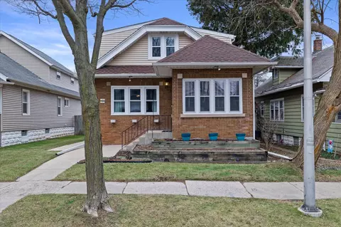 1203 S 73rd #1205, West Allis, WI 53214
