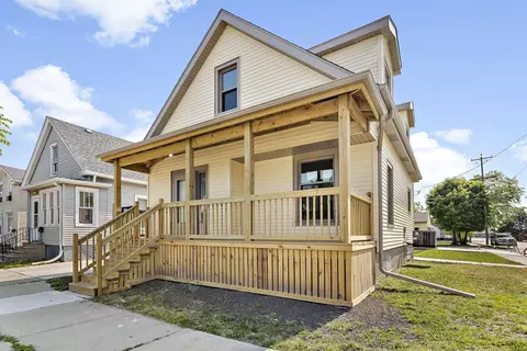 1637 Packard, Racine, WI 53403