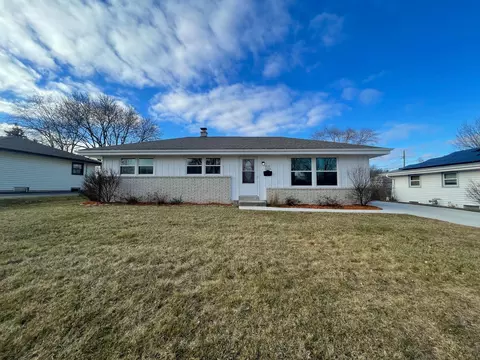 w151n8349 Thomas, Menomonee Falls, WI 53051