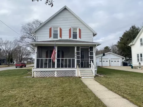 101 Shirley, Fort Atkinson, WI 53538