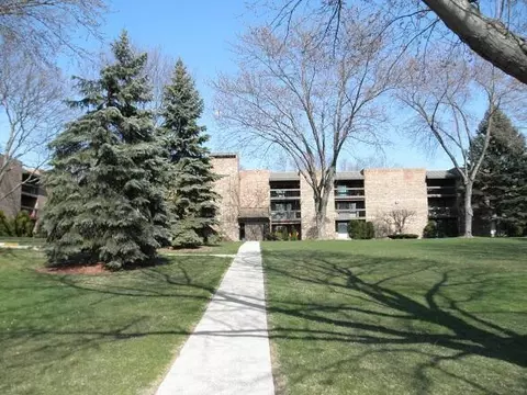 3749 N 88th #104, Milwaukee, WI 53222