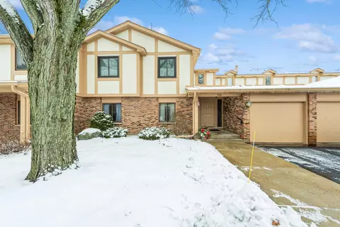 705 S Lake Shr #2A, Lake Geneva, WI 53147