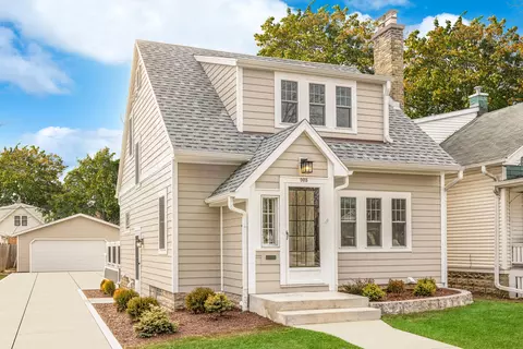 905 E Mdw, Whitefish Bay, WI 53217