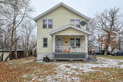 175 4th #205 MOAIN AVE, Waukesha, WI 53188