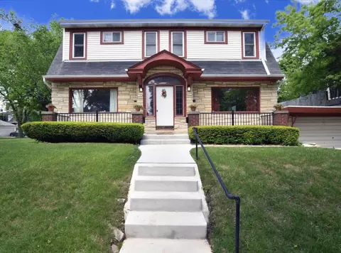 2100 E Beverly #2102, Shorewood, WI 53211