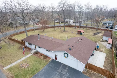 w1064 Golden Glow Road, Bloomfield, WI 53128