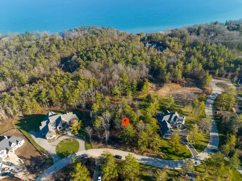 10320 N Wildwood, Mequon, WI 53092