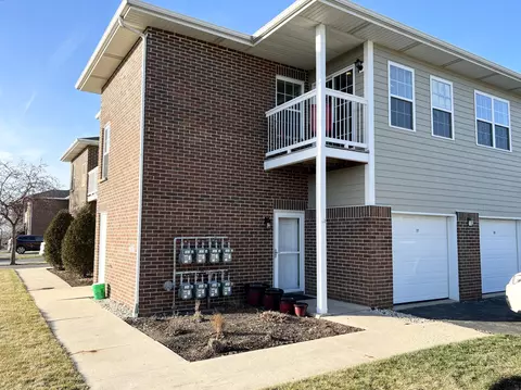 6858 100th #FF, Pleasant Prairie, WI 53158