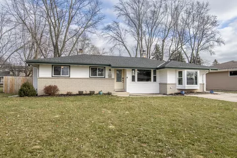 w174n8834 Christopher, Menomonee Falls, WI 53051