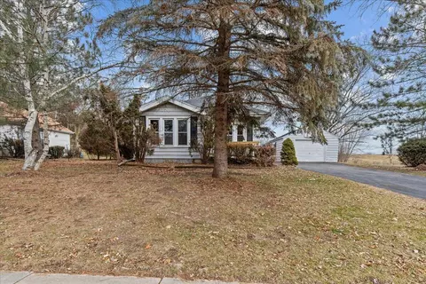 463 Meadowlark, West Bend, WI 53090