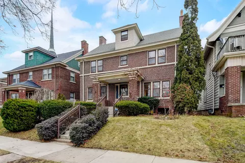 3052 N Stowell, Milwaukee, WI 53211