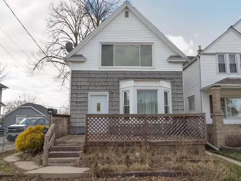 2418 Cleveland, South Milwaukee, WI 53172