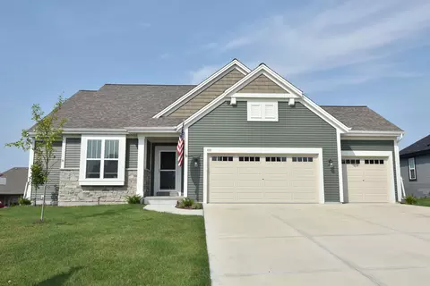 211 Countryside, Slinger, WI 53086