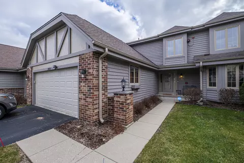2845 Teal Rdg #B, Brookfield, WI 53045