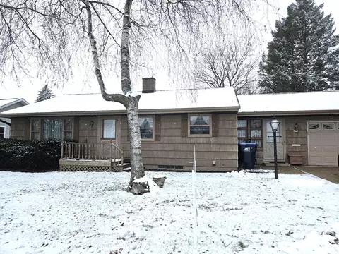 439 S Main, Juneau, WI 53039