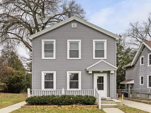 1012 Columbus, Manitowoc, WI 54220
