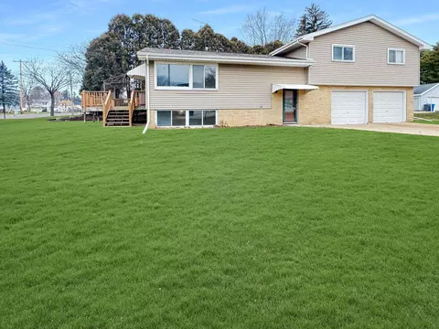 202 Lounsbury, Watertown, WI 53098