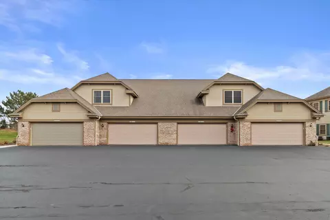 n55w17182 Ravenwood, Menomonee Falls, WI 53051