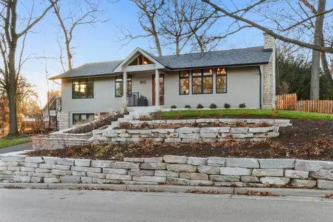 812 Brickley, Fontana, WI 53125