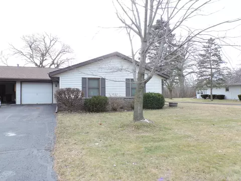 701 E Clay #D-1, Whitewater, WI 53190