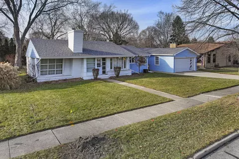 7718 3rd, Kenosha, WI 53143