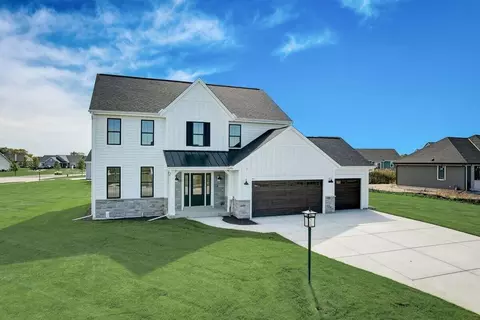 401 Chapman Farm, Mukwonago, WI 53149