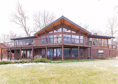 w8346 Cedar Lane, Lake Mills, WI 53551