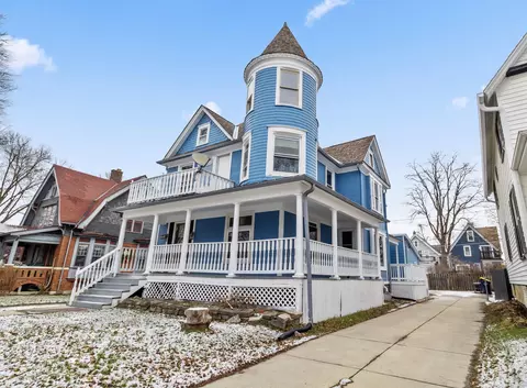 1516 S 80th, West Allis, WI 53214