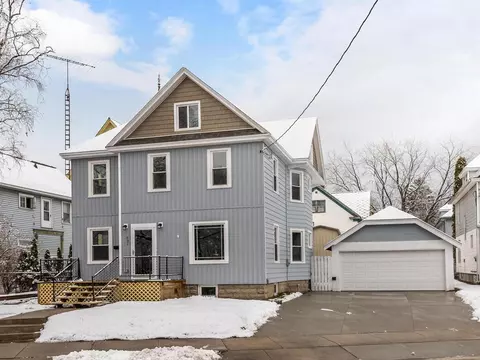 631 N Water, Manitowoc, WI 54220