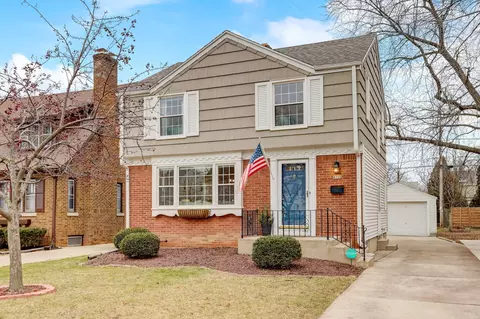 4750 N Hollywood, Whitefish Bay, WI 53211