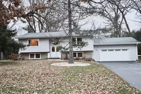s109w34744 Jacks Bay, Eagle, WI 53149