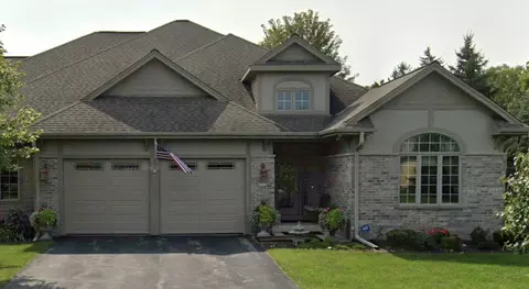 7575 W Heron Pond #32A, Mequon, WI 53092