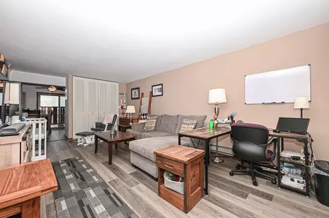 1334 Greenhedge #B6, Pewaukee, WI 53072