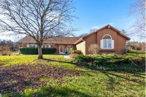 531 Pebble Crk, Wales, WI 53183
