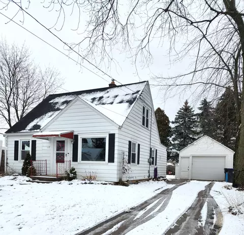 119 N 11th, Oostburg, WI 53070