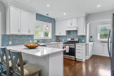 604 74th, Kenosha, WI 53143