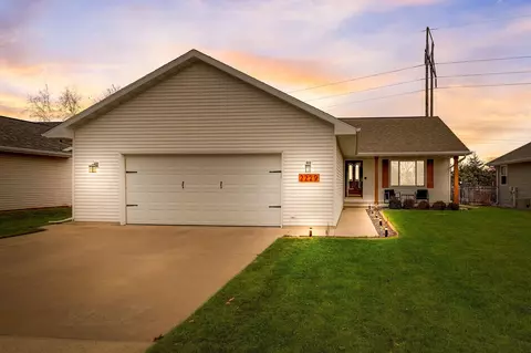 2229 High Mdws, Fox Crossing, WI 54956